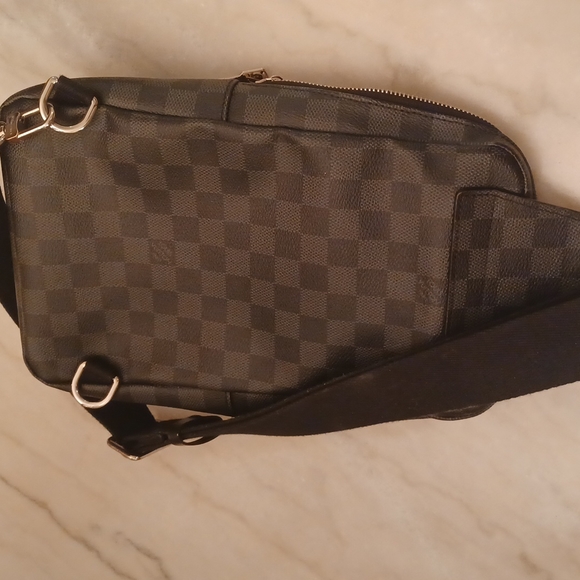 Louis Vuitton crossover bag are bum bag - Picture 6 of 12